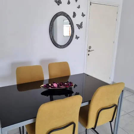 Ikaros Boutique Апартаменты Лимасол