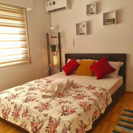 شقة Ikaros Boutique *